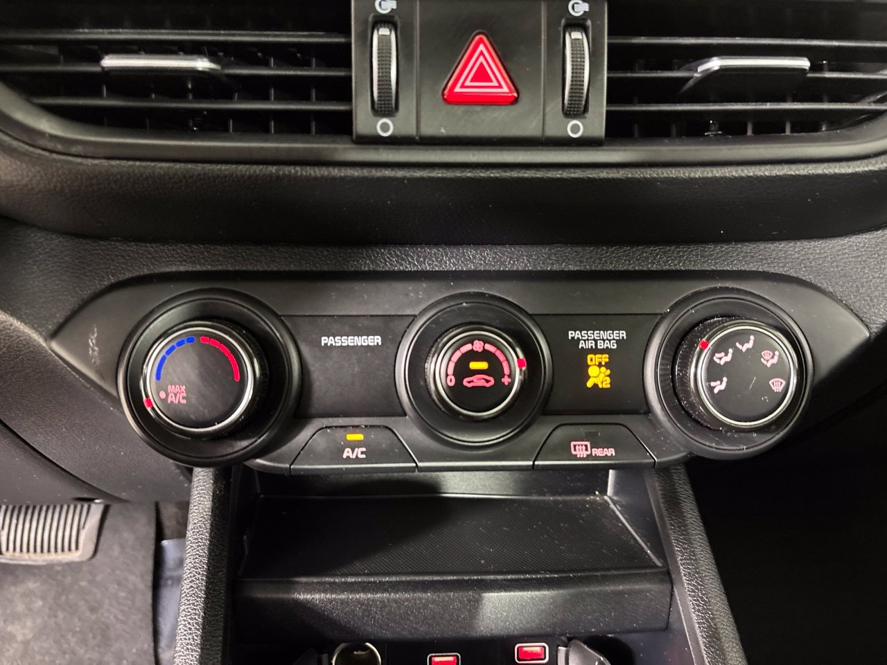 Used 2024 Kia Forte LXS FWD image 19
