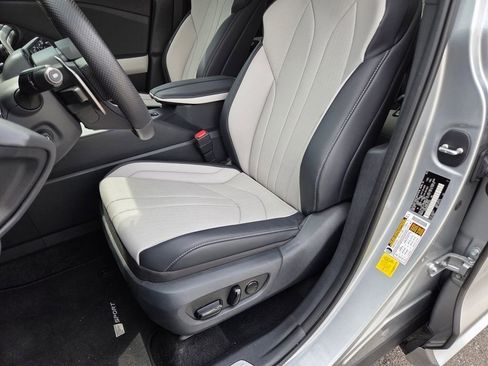 Certified 2025 Lexus TX 500h AWD w/ Technology Package image 8