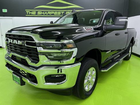Used 2026 RAM 2500 Big Horn AWD/4WD image 5