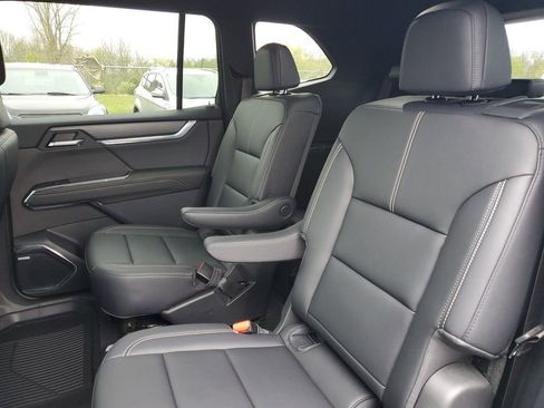 Certified 2024 GMC Acadia Elevation w/ LPO, Floor Liner Package AWD/4WD image 28