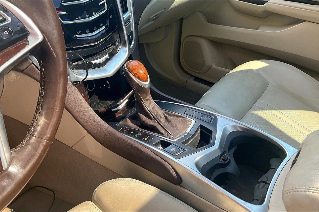Used 2015 Cadillac SRX Luxury w/ Driver Awareness Package FWD image 13