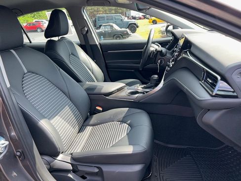 Used 2023 Toyota Camry SE FWD image 23