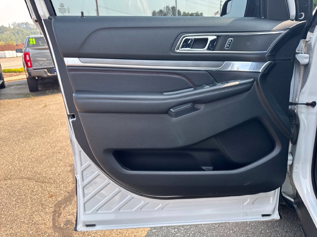 Used 2018 Ford Explorer Sport AWD/4WD image 11