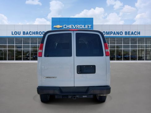 Used 2023 Chevrolet Express 3500 LS RWD image 4