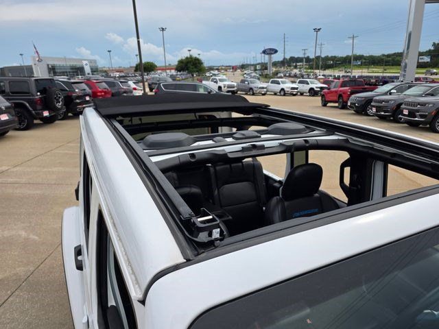 Used 2023 Jeep Wrangler Unlimited Rubicon 4xe w/ Cold Weather Group AWD/4WD image 10