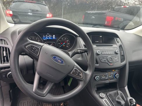 Used 2016 Ford Focus S image 12