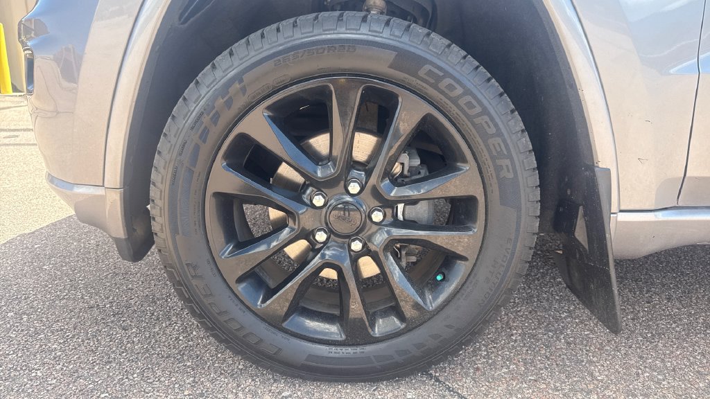 Used 2019 Jeep Grand Cherokee Altitude AWD/4WD image 16