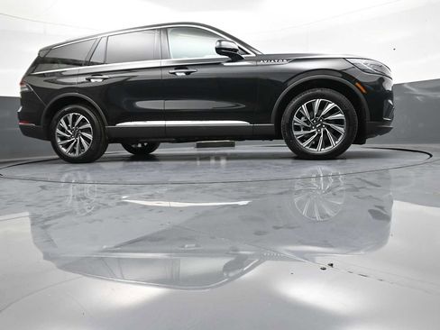 Used 2026 Lincoln Aviator AWD image 33