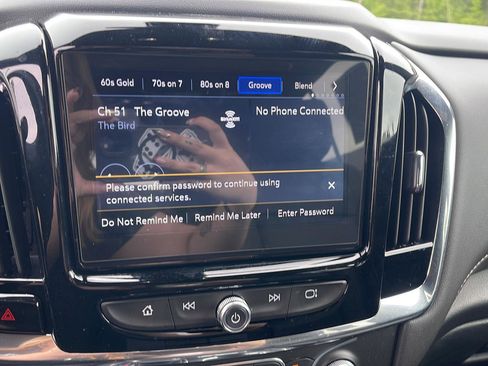 Used 2023 Chevrolet Traverse LT FWD image 17