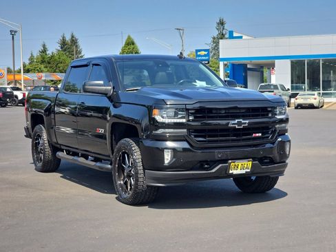 Used 2017 Chevrolet Silverado 1500 LTZ Z71 w/ LTZ Plus Package image 2