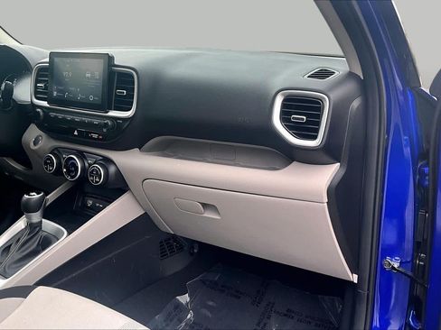 Used 2026 Hyundai Venue SEL FWD image 19