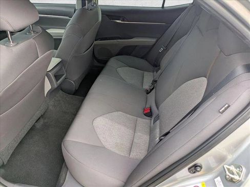 Used 2018 Toyota Camry FWD image 17