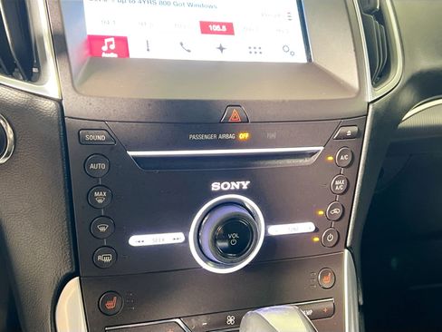 Used 2016 Ford Edge Titanium w/ Technology Package image 27