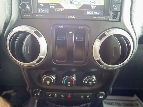 Used 2016 Jeep Wrangler Rubicon AWD/4WD image 19