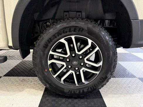 New 2025 Ford Ranger Lariat w/ FX4 Off-Road Package image 11