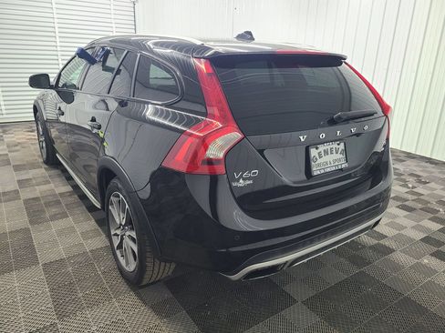 Used 2016 Volvo V60 T5 Cross Country AWD/4WD image 10
