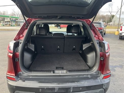 Used 2019 Jeep Cherokee Latitude Plus w/ Cold Weather Group image 15