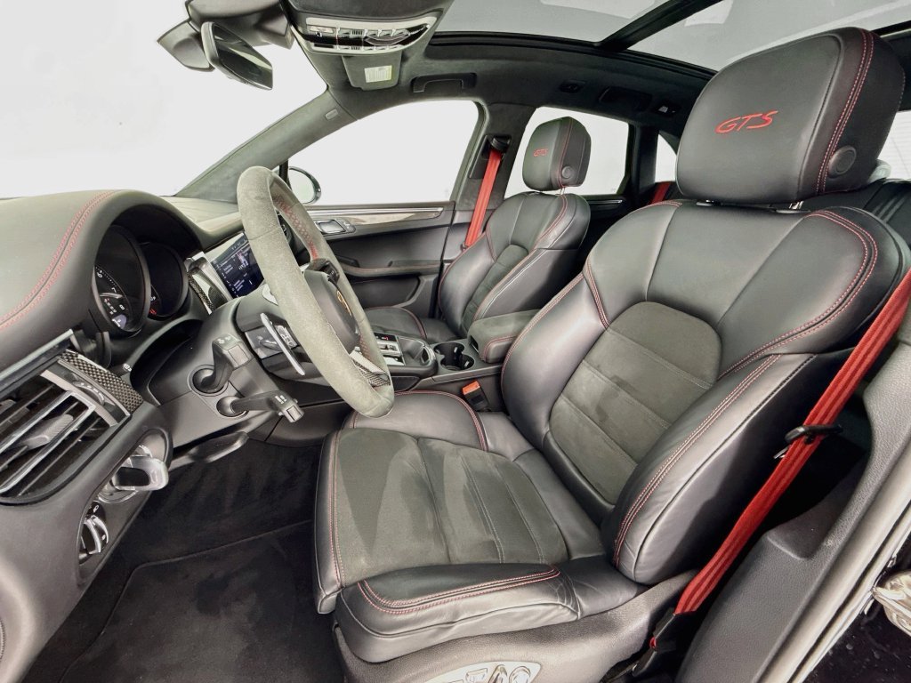 Certified 2024 Porsche Macan GTS AWD/4WD image 5