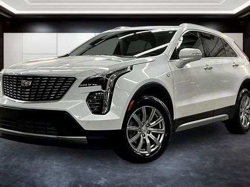 Certified 2023 Cadillac XT4 Premium Luxury w/ Cold Weather Package image 3