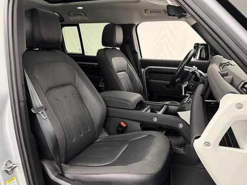 Used 2020 Land Rover Defender 110 First Edition image 47