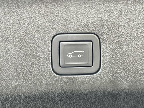 Certified 2024 Cadillac Escalade Sport Platinum image 12