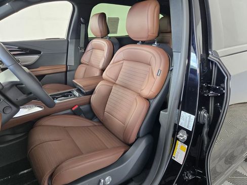 New 2026 Lincoln Nautilus Reserve image 6