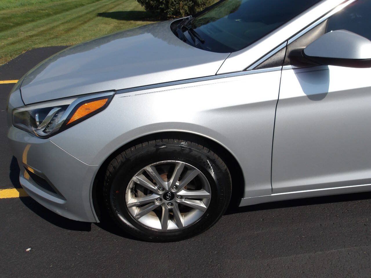 Used 2015 Hyundai Sonata SE w/ Option Group 02 FWD image 32