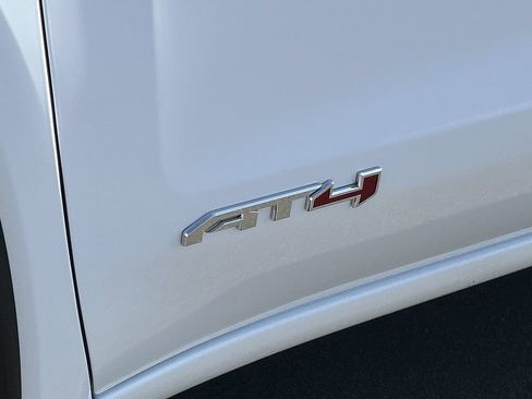 Used 2025 GMC Sierra 1500 AT4 w/ Technology Package AWD/4WD image 31