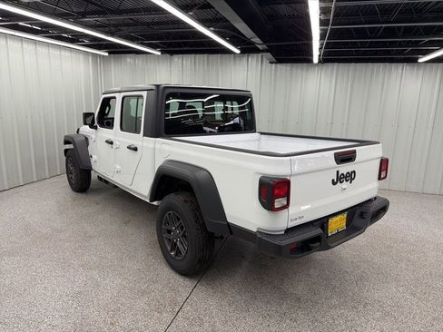 New 2026 Jeep Gladiator Sport AWD/4WD image 4