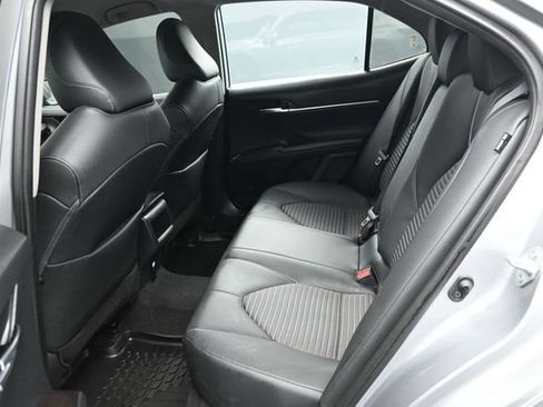 Used 2022 Toyota Camry SE FWD image 9