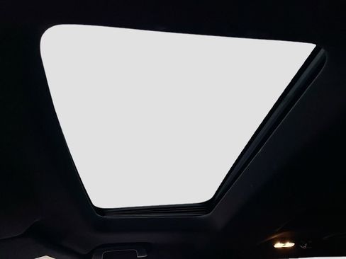 Used 2019 Ford Explorer XLT w/ Equipment Group 202A image 22