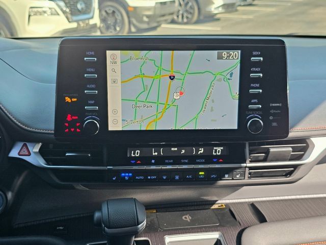 Used 2024 Toyota Sienna XSE w/ XSE Premium Package FWD image 38