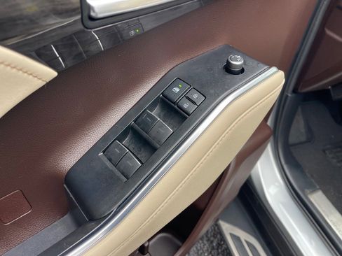 Used 2022 Toyota Highlander Platinum image 8