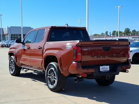 Certified 2025 Toyota Tacoma TRD Sport image 2