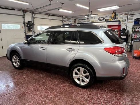 Used 2014 Subaru Outback 2.5i Premium w/ Moonroof Package AWD/4WD image 2