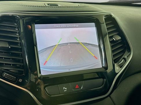 Used 2019 Jeep Cherokee Limited AWD/4WD image 15