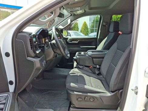 Used 2023 Chevrolet Silverado 1500 LT AWD/4WD image 13