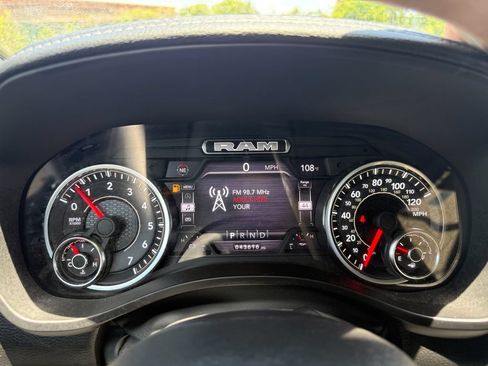 Used 2023 RAM 1500 Laramie AWD/4WD image 16