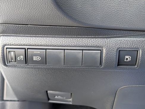 Used 2025 Toyota Corolla LE image 23