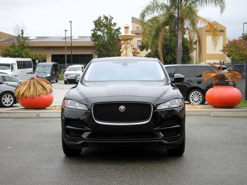 Used 2020 Jaguar F-PACE Prestige image 2