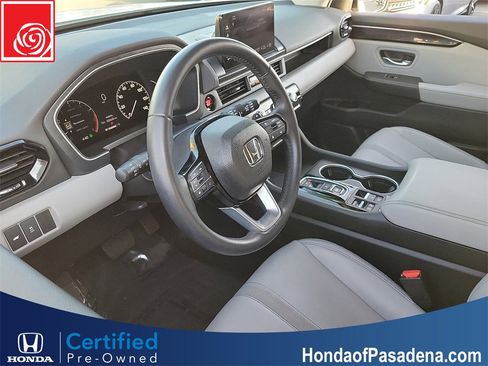 Certified 2023 Honda Pilot Touring image 9