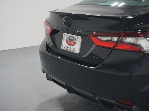 Used 2024 Toyota Camry SE image 9