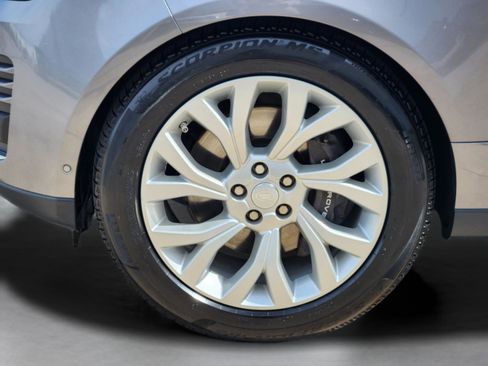 Used 2020 Land Rover Range Rover HSE image 9