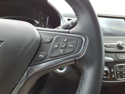 Used 2024 Chevrolet Equinox LT w/ LPO, Floor Liner Package FWD image 15