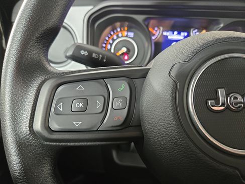 Certified 2025 Jeep Gladiator Sport image 16