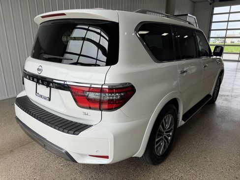 Used 2024 Nissan Armada SL w/ Captain's Chairs Package AWD/4WD image 14