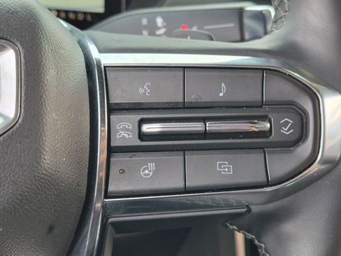 Used 2025 GMC Acadia Elevation image 32