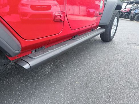 Used 2023 Jeep Wrangler Unlimited Sport image 11