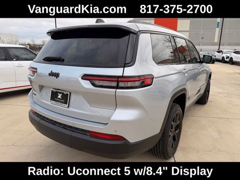 Used 2024 Jeep Grand Cherokee L Laredo image 4