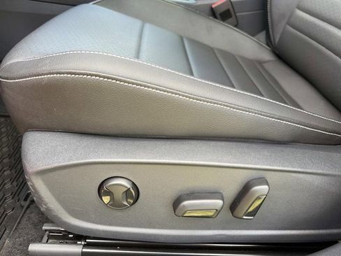 Used 2024 Volkswagen Jetta SE FWD image 20